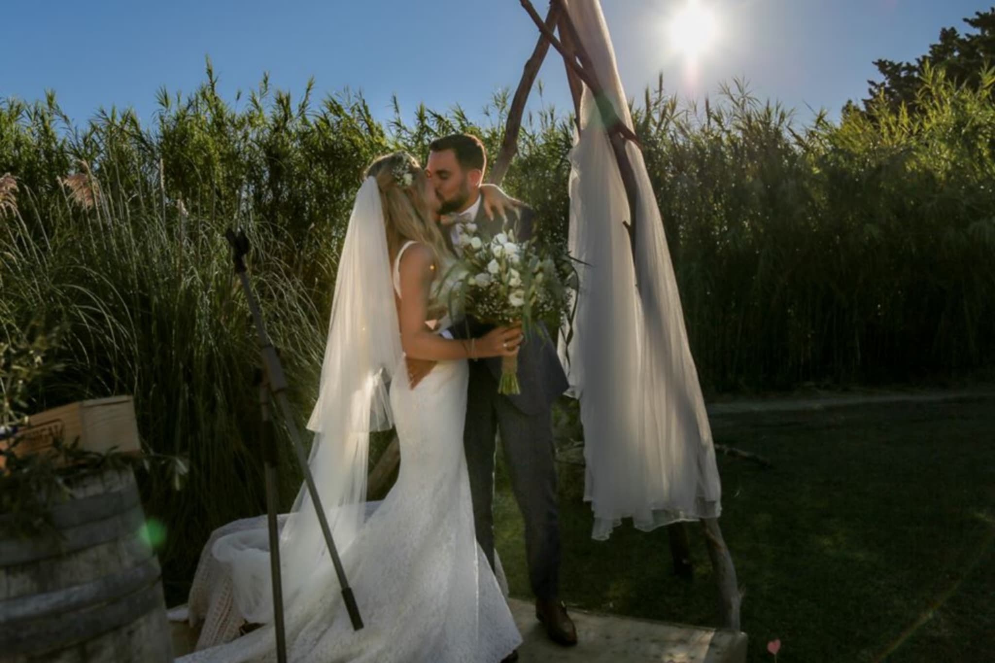 Mas_de_jonquerolles_mariage_baiser