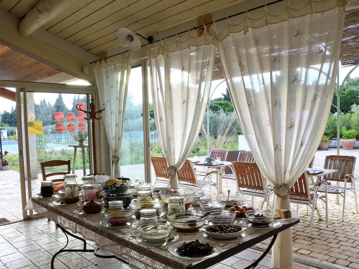 Mas des figues table petit déjeuner