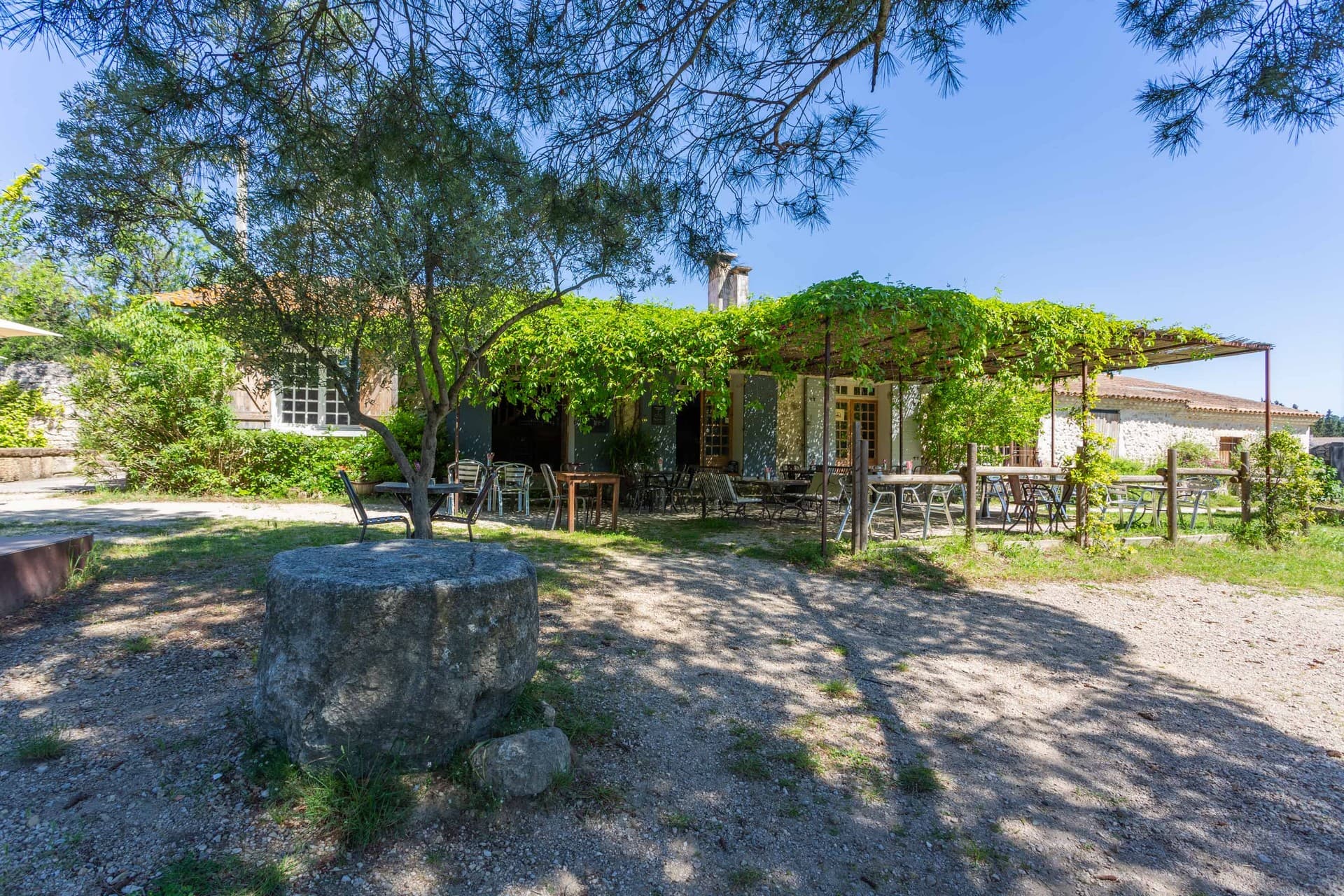 Location de salles Chez Tata Simone à Mouriès Vue extérieure