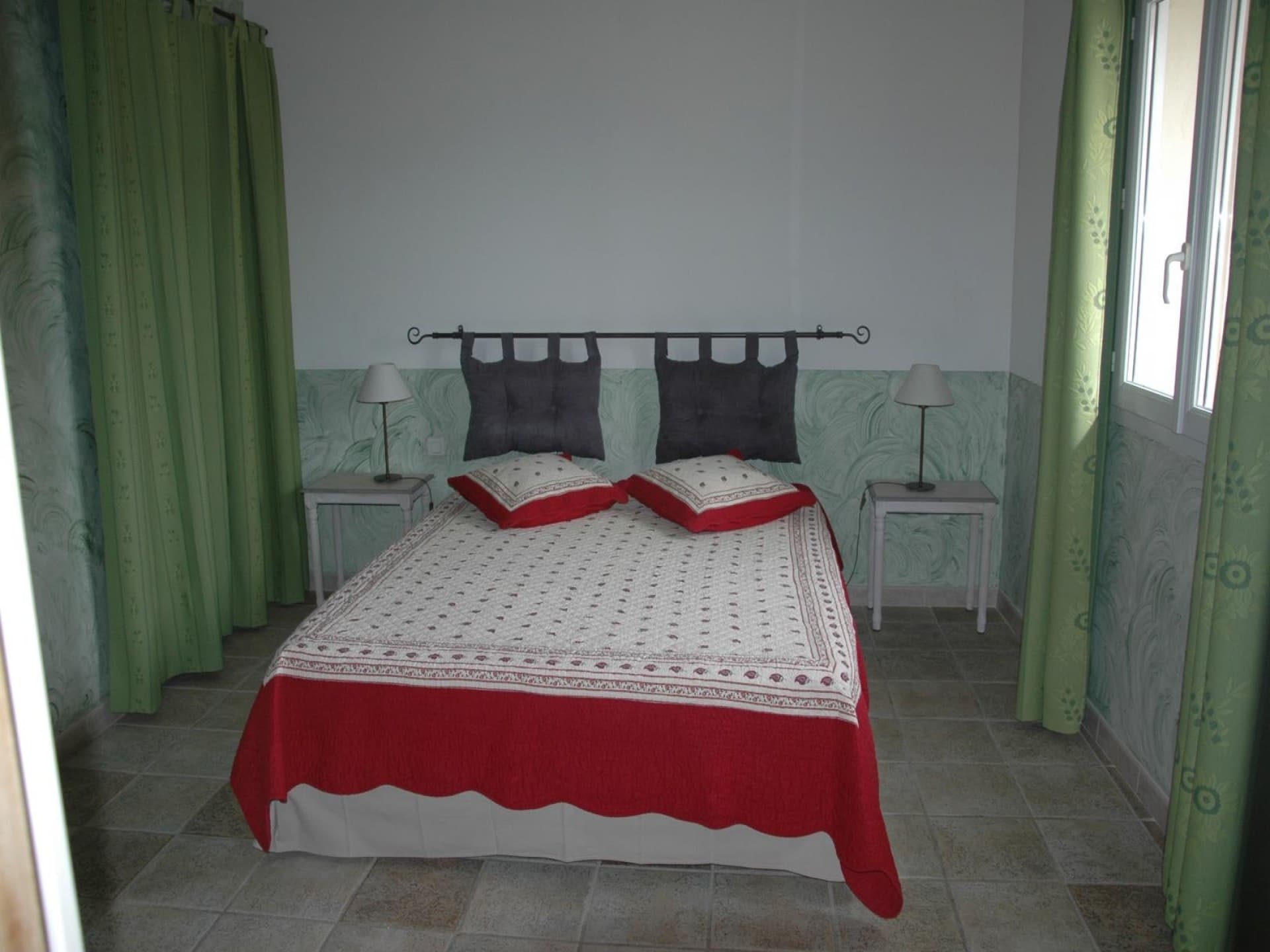 13CH001070_7_HD.jpg