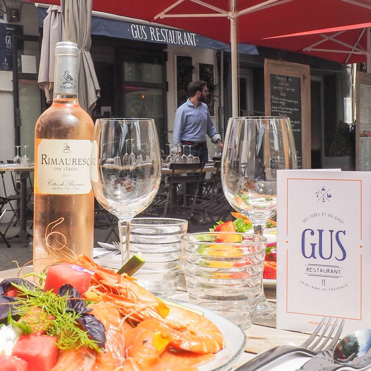 Gus_Restaurant_table