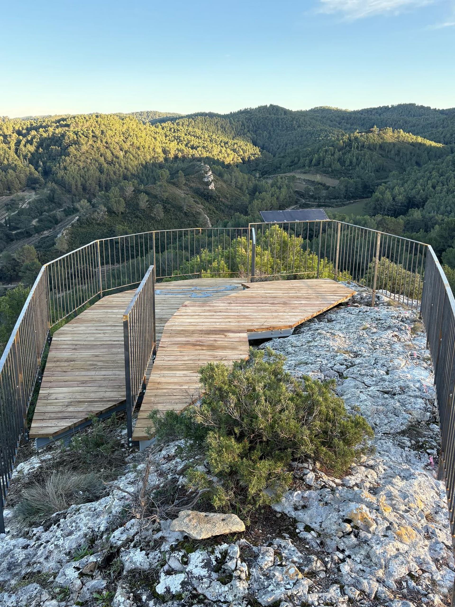 Belvédère de Notre-Dame du Château à Saint-Étienne-du-Grès_Saint-Étienne-du-Grès
