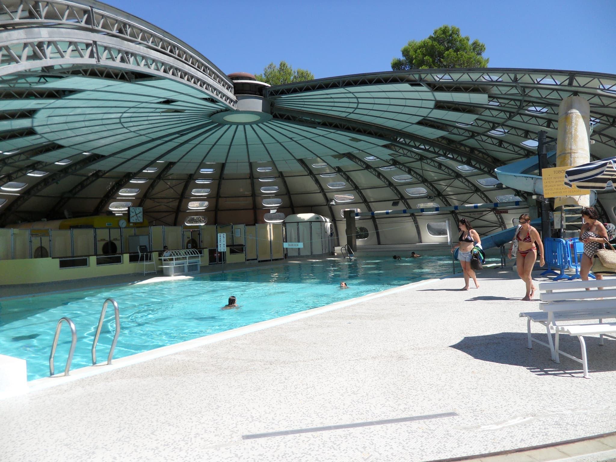 Piscine intérieure