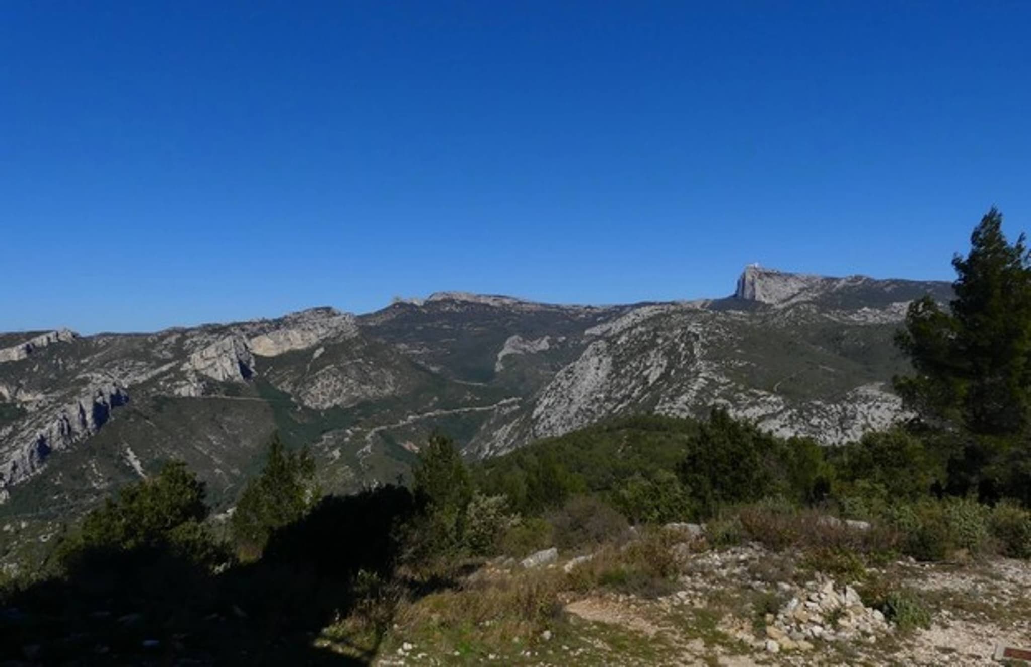 GÉMENOS - Le sentier du Limbert par les Cabrelles