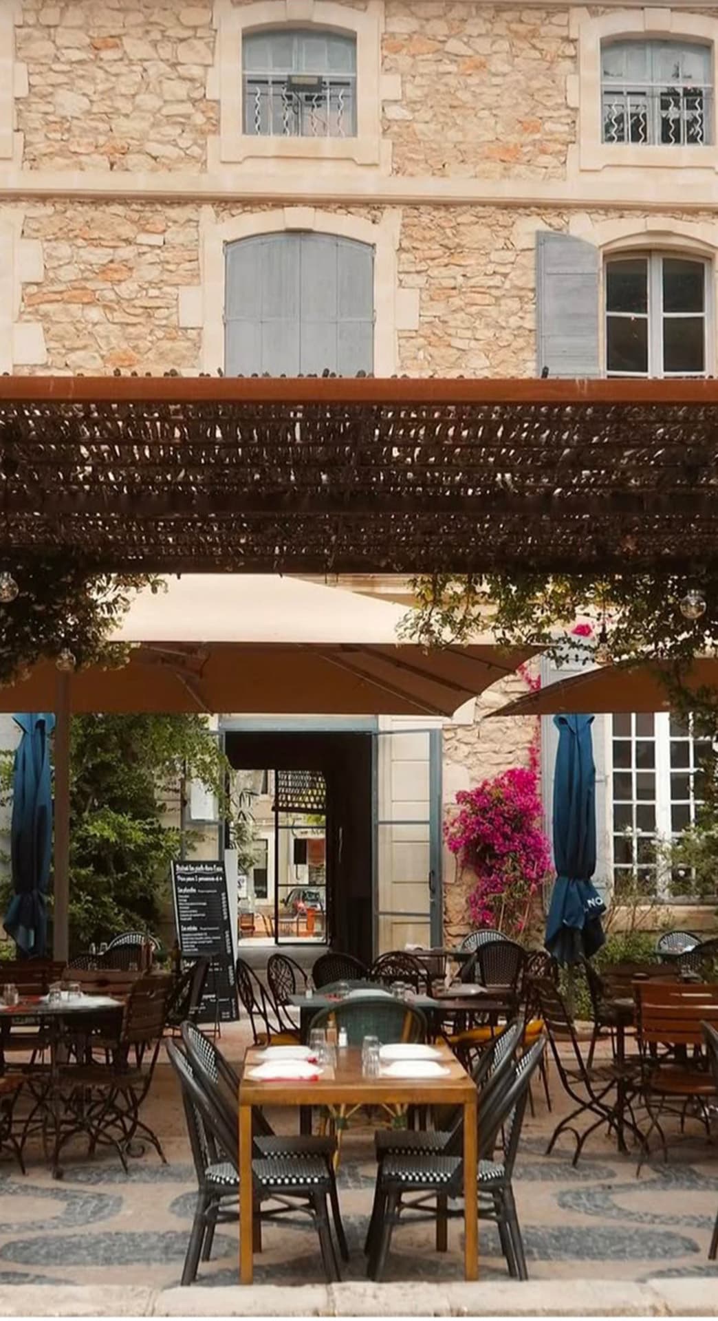 Maison Mistral, Bistrot les Pieds dans l'eau_Saint-Rémy-de-Provence