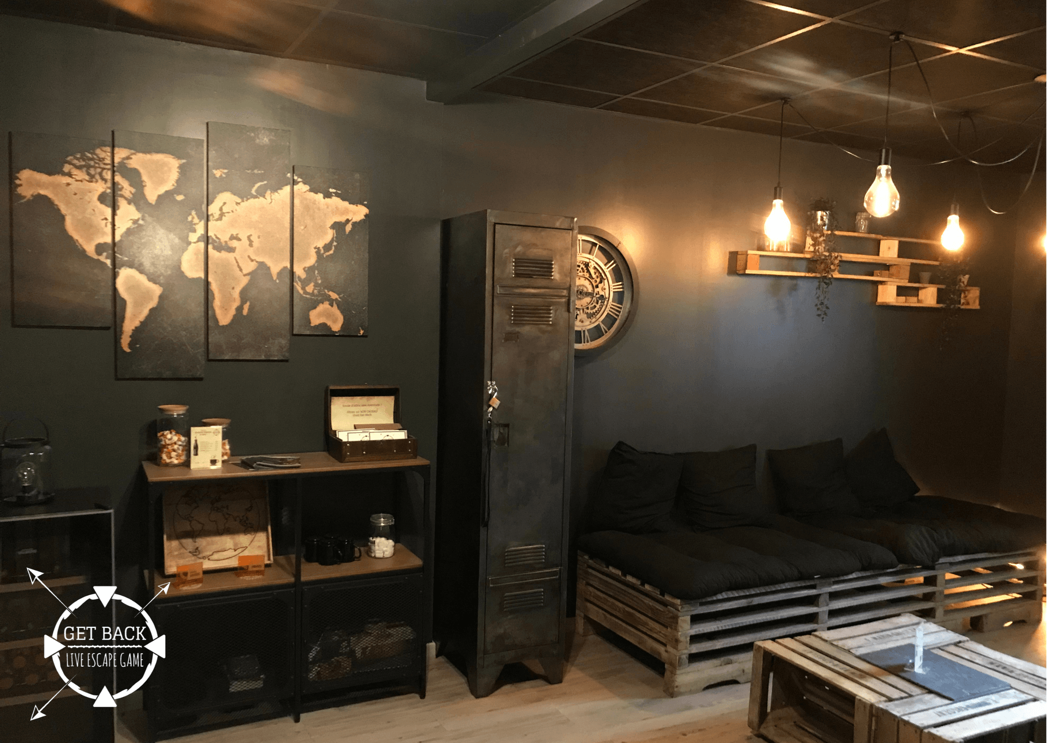 Get Back Escape Game