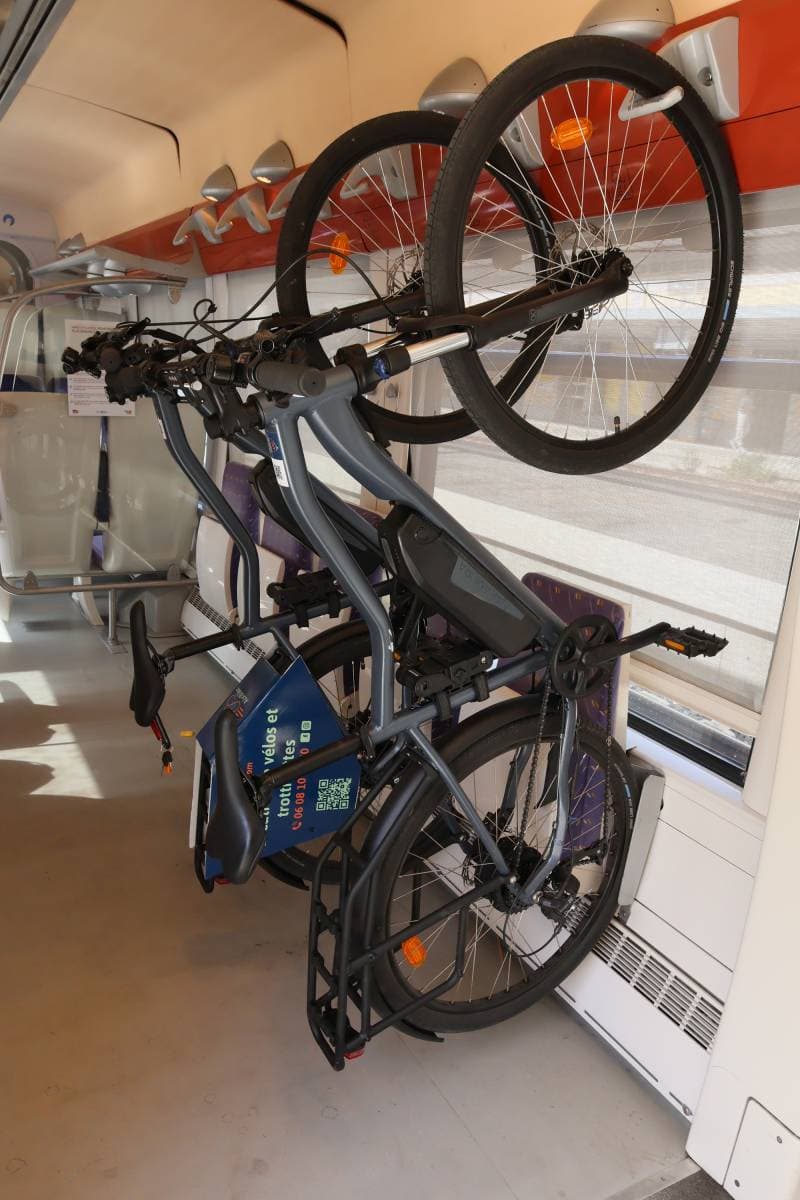 Vélo électrique dans le train