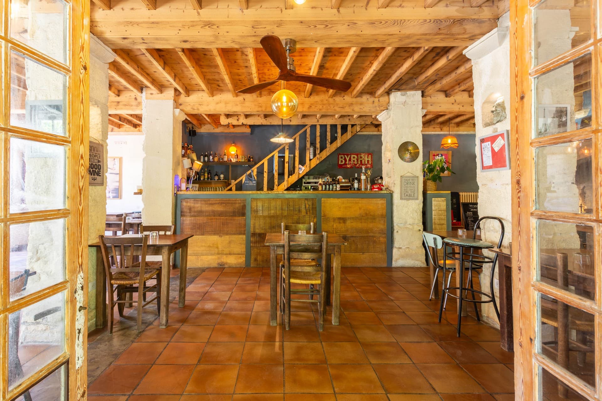 Location de salles Chez Tata Simone à Mouriès Bar