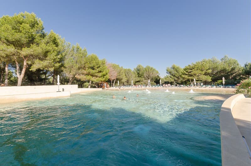 piscine a vagues P&V Pont Royal en Provence