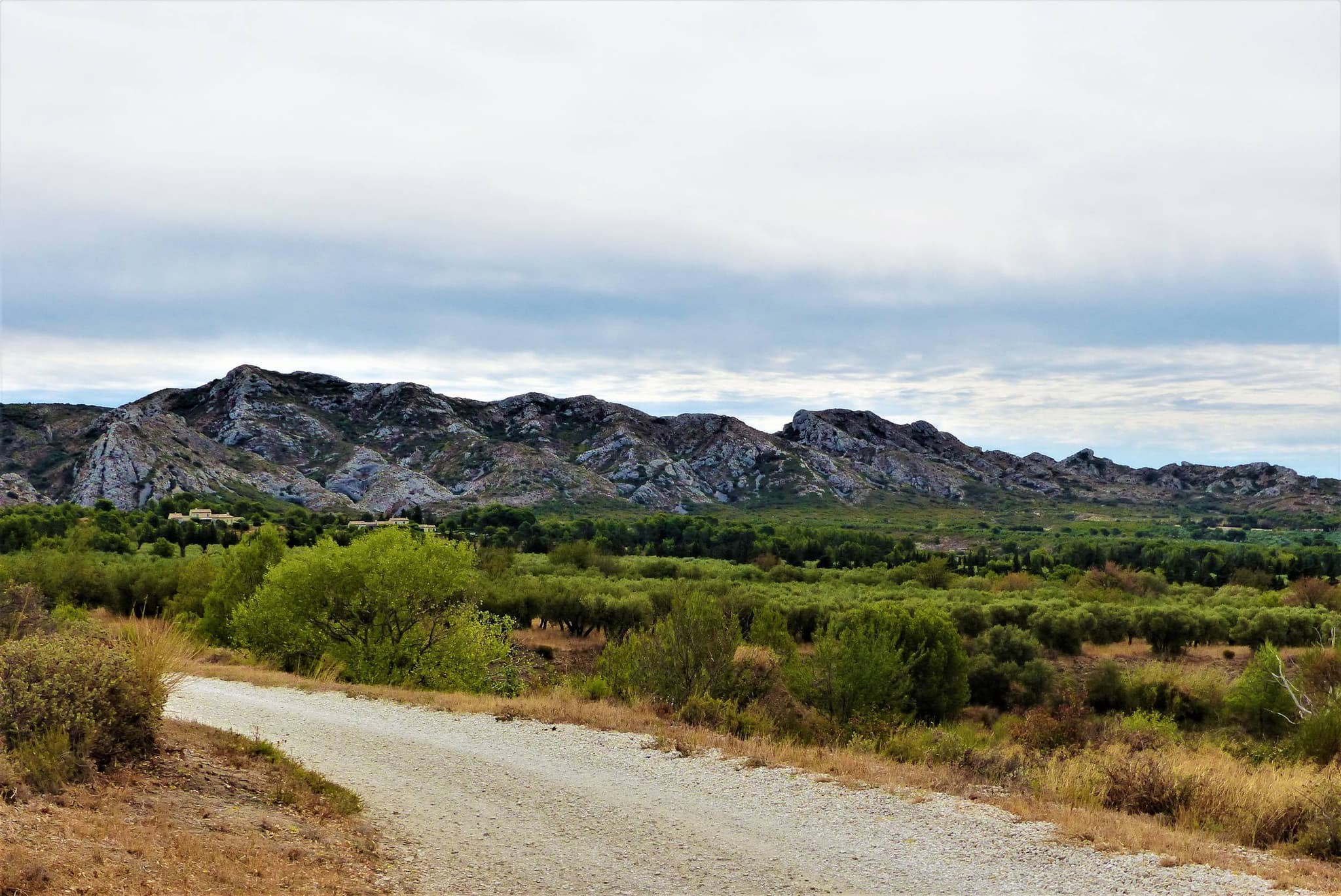 LES BAUX-DE-PROVENCE - Les crêtes de Baumayrane