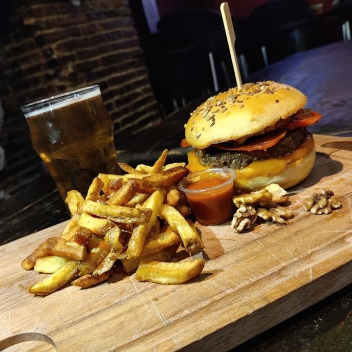 Burger 2.jpg