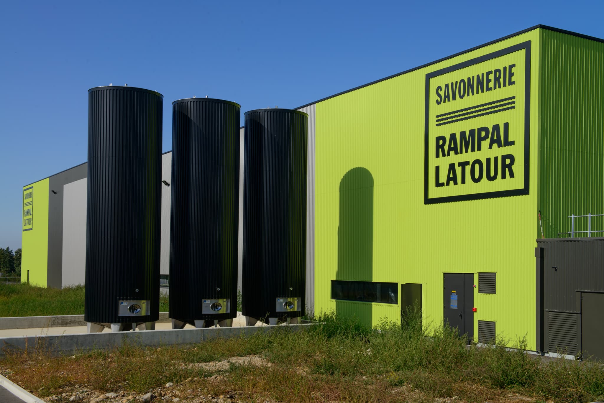 Usine moderne Rampal Latour