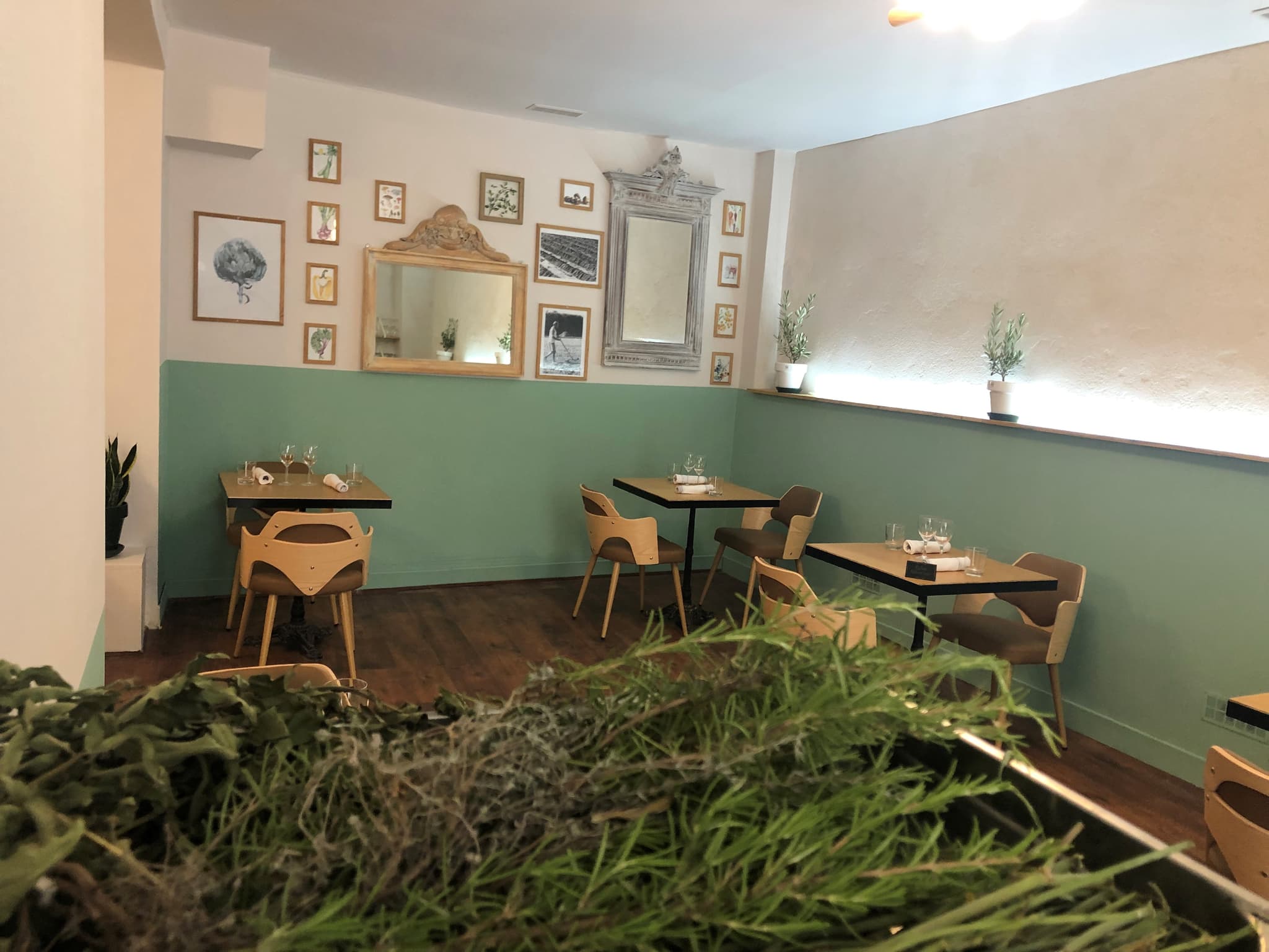 Yves restaurant
