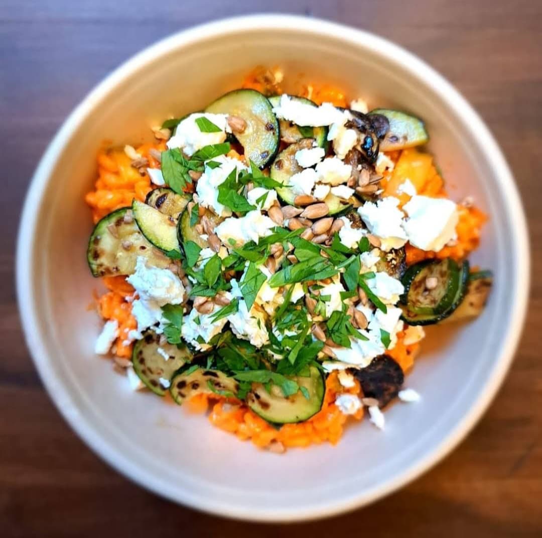 Salade de blé au coulis de poivron