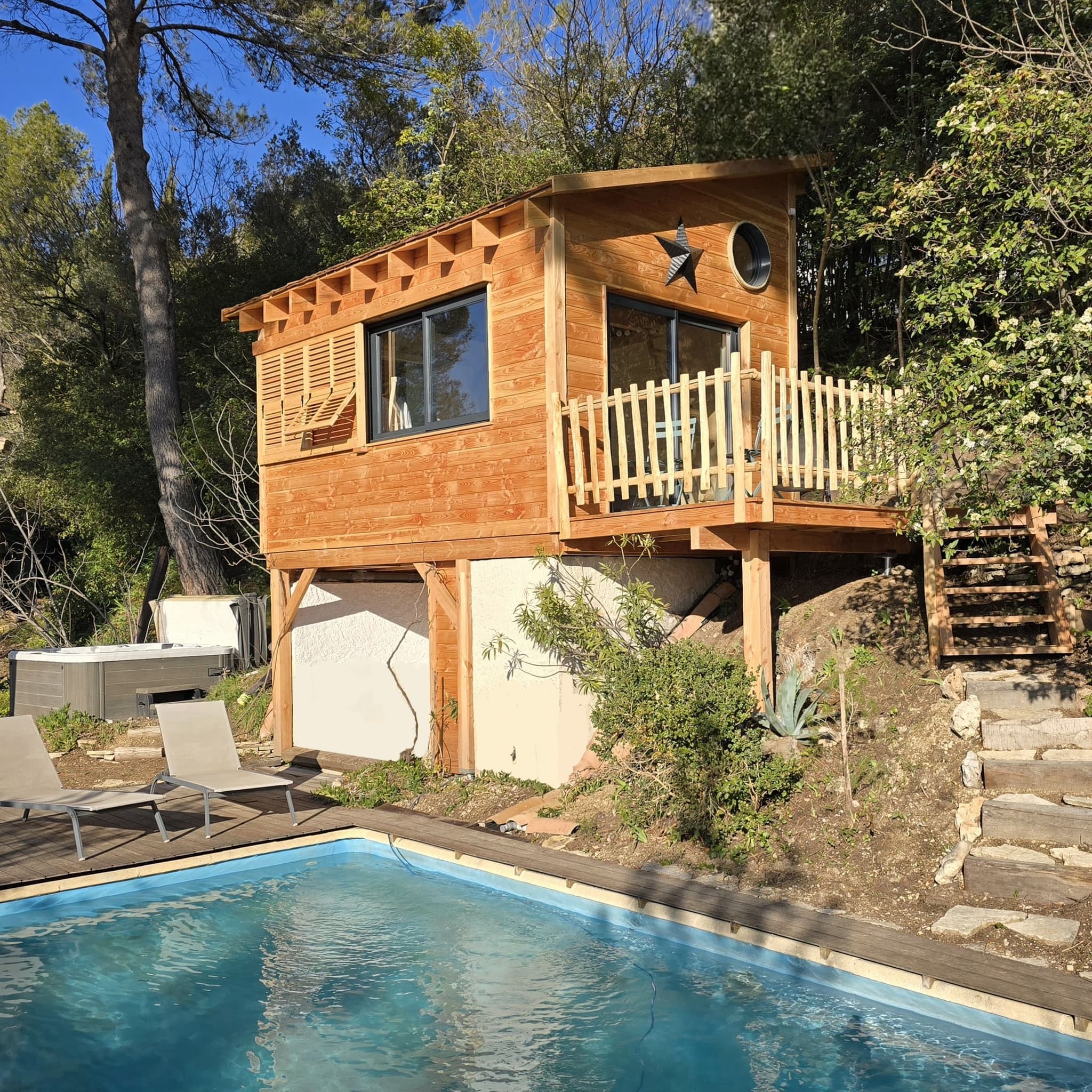 Cabane sur pilotis - SPA et piscine