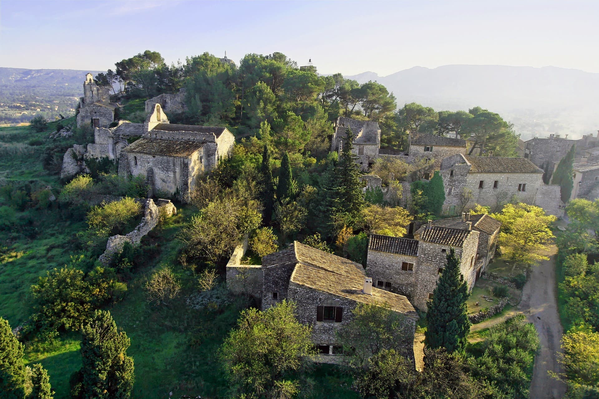 Vieux village d'Eygalières_vue aérienne