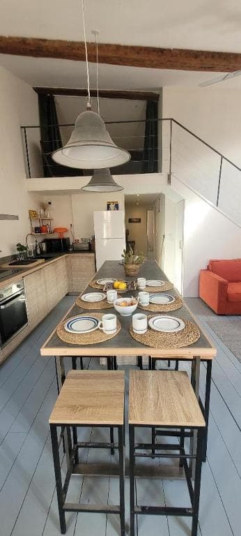 Magnifique LOFT Déco sur le port et à 5mn des plages wifi Clim 85 m2_La Ciotat