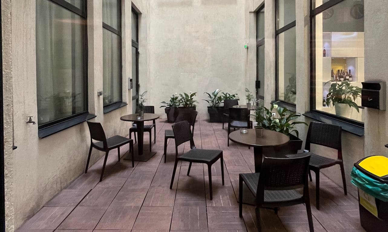 Salon terrasse Ibis Style St Charles Marseille