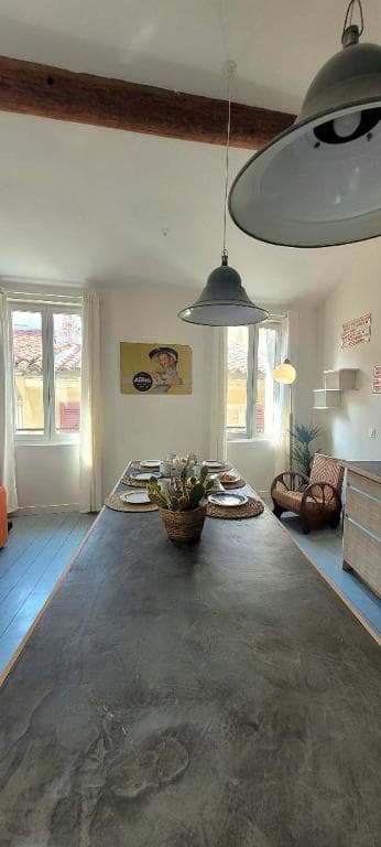 Magnifique LOFT Déco sur le port et à 5mn des plages wifi Clim 85 m2_La Ciotat