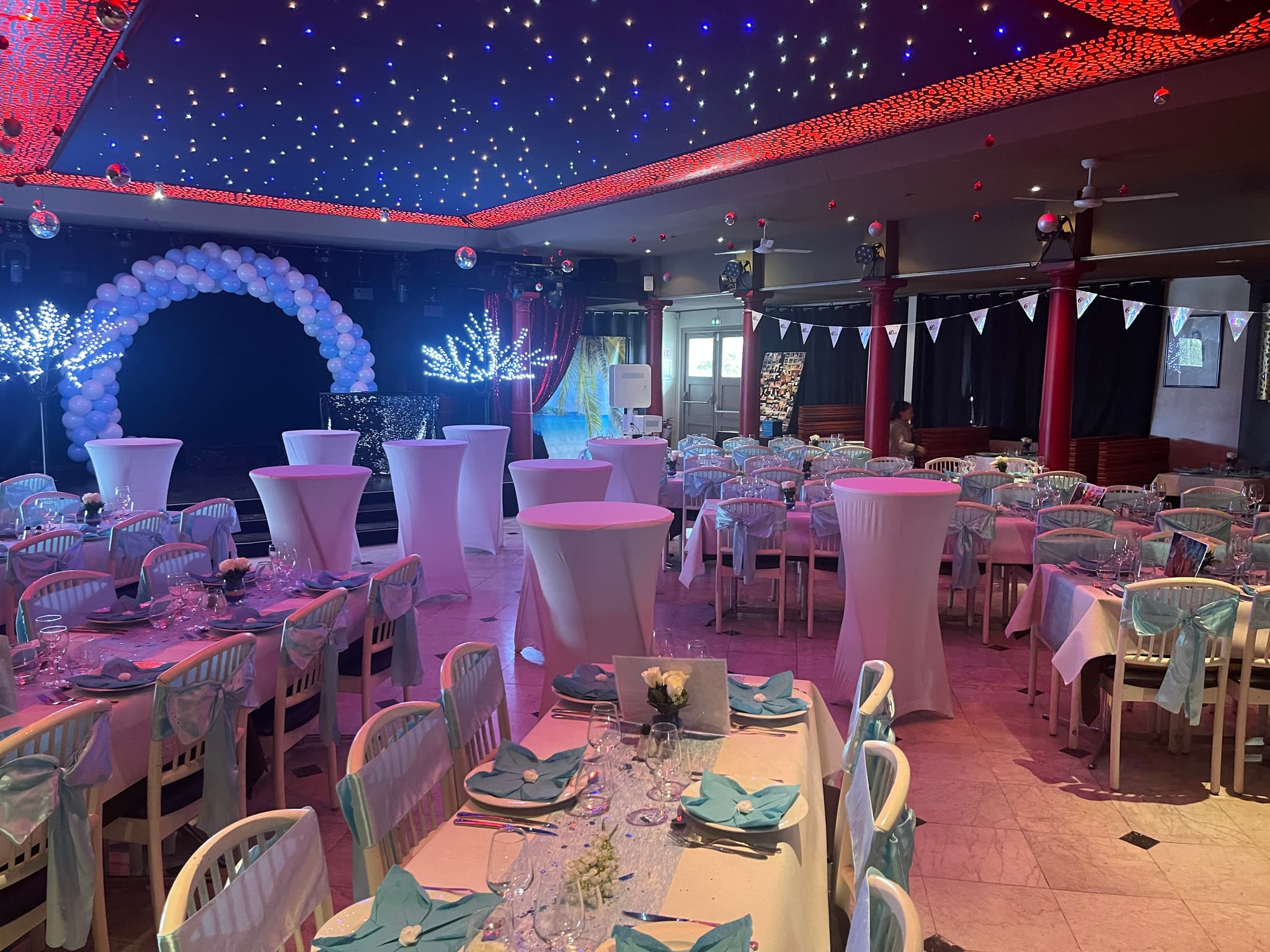 Salle transformée pour évènement