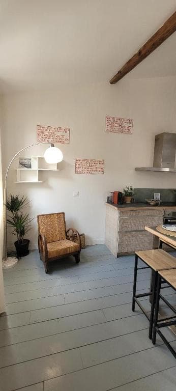 Magnifique LOFT Déco sur le port et à 5mn des plages wifi Clim 85 m2_La Ciotat