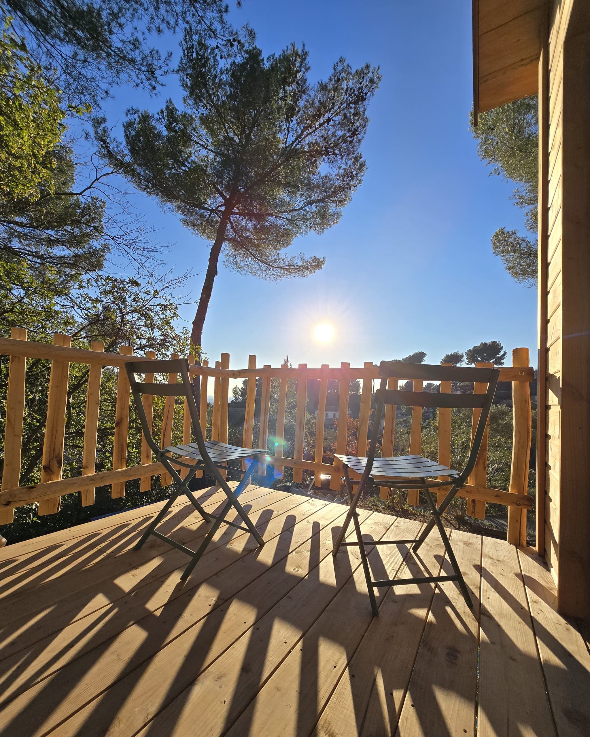 Terrasse dominant le vallon