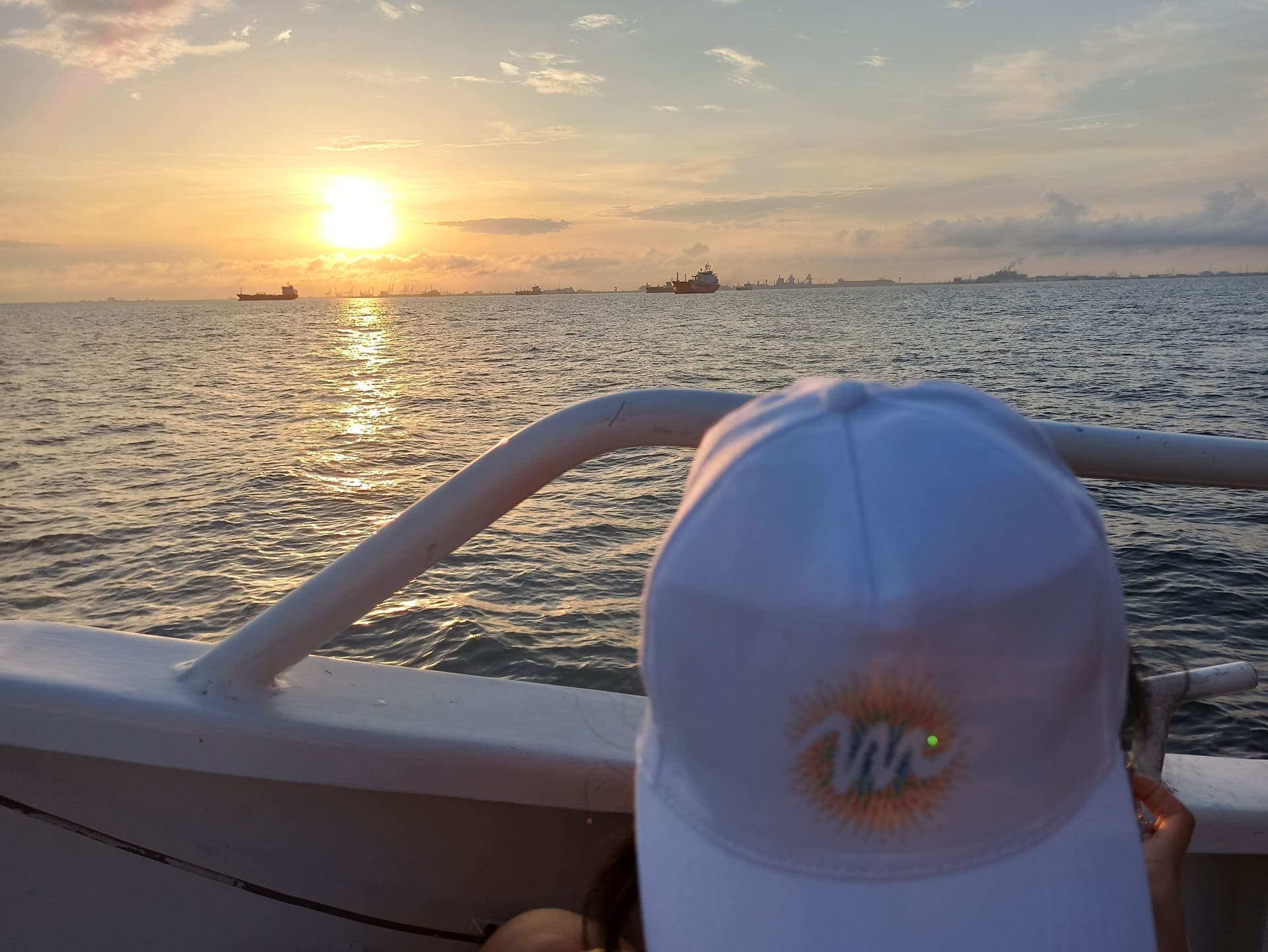 Balade en bateau au coucher de soleil_Martigues