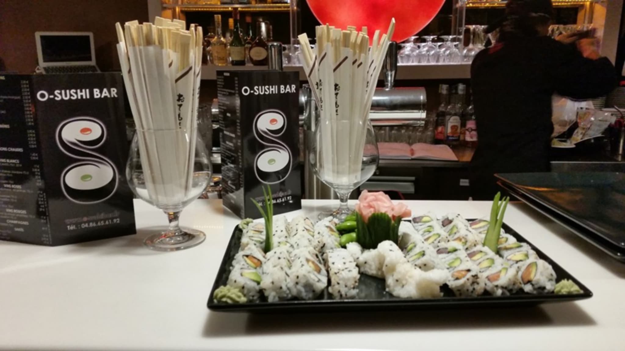 O_sushi_bar_plateau_presentation