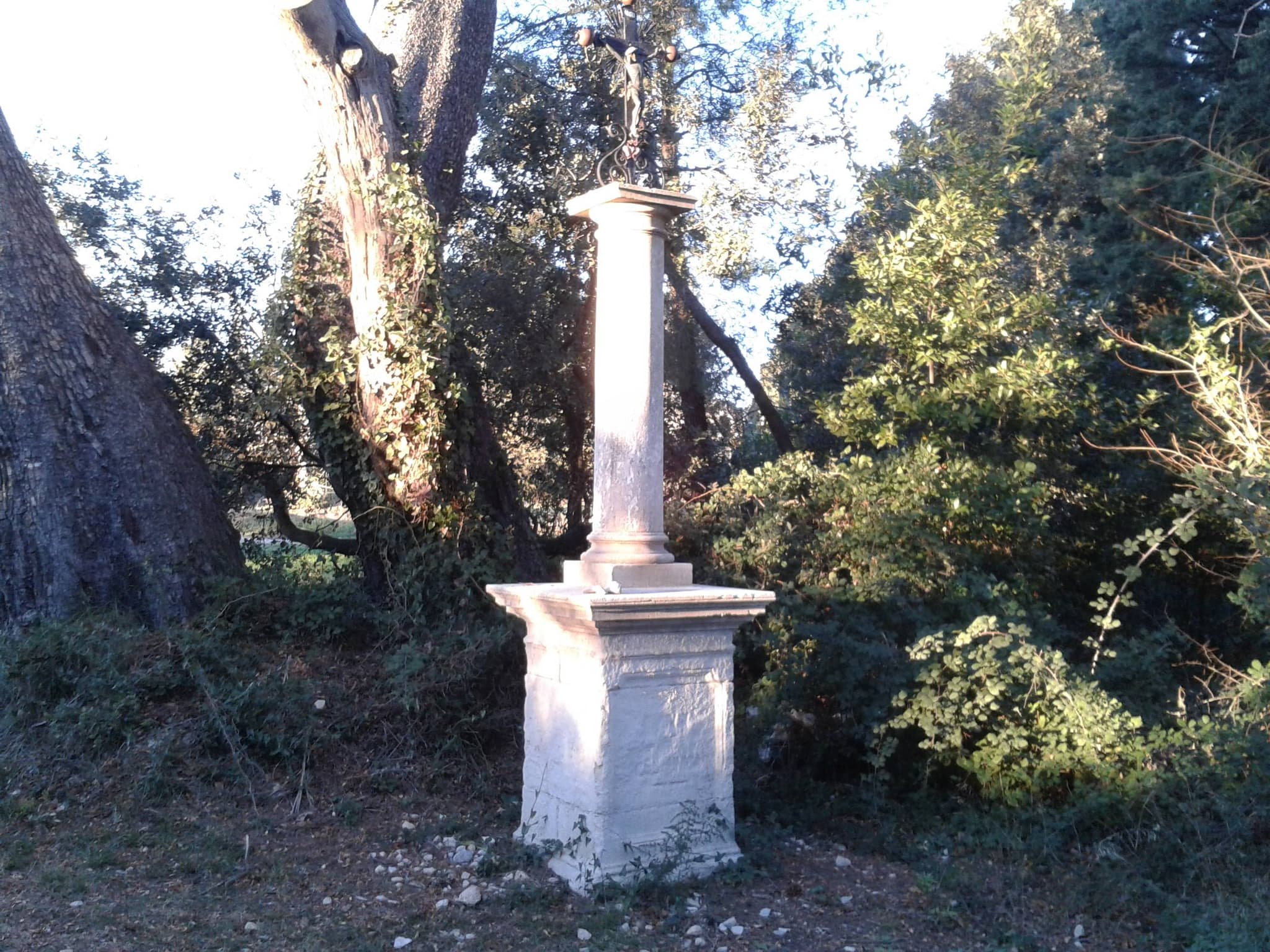 MAUSSANE-LES-ALPILLES - Vers les Baux-de-Provence