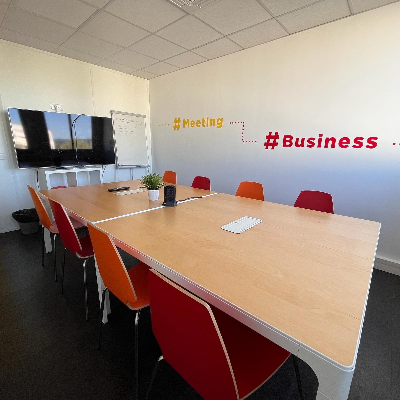 salle de réunion 6 à 8 personnes