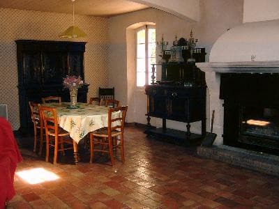 13T1037880_5_WEB.jpg