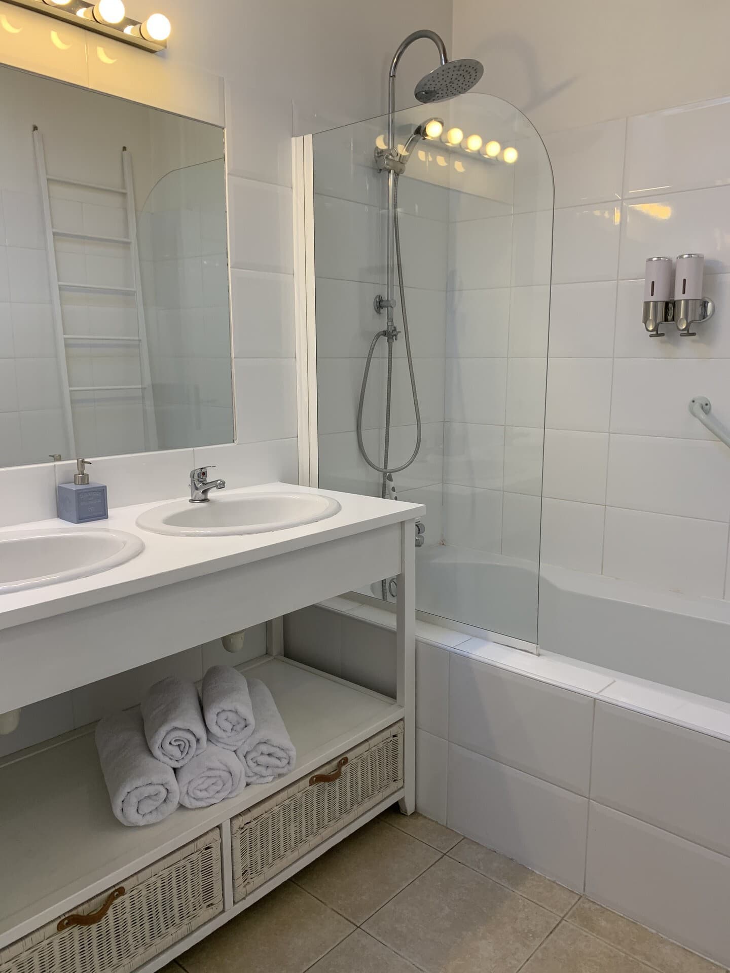 Residence_les_sources_salle-de-bain