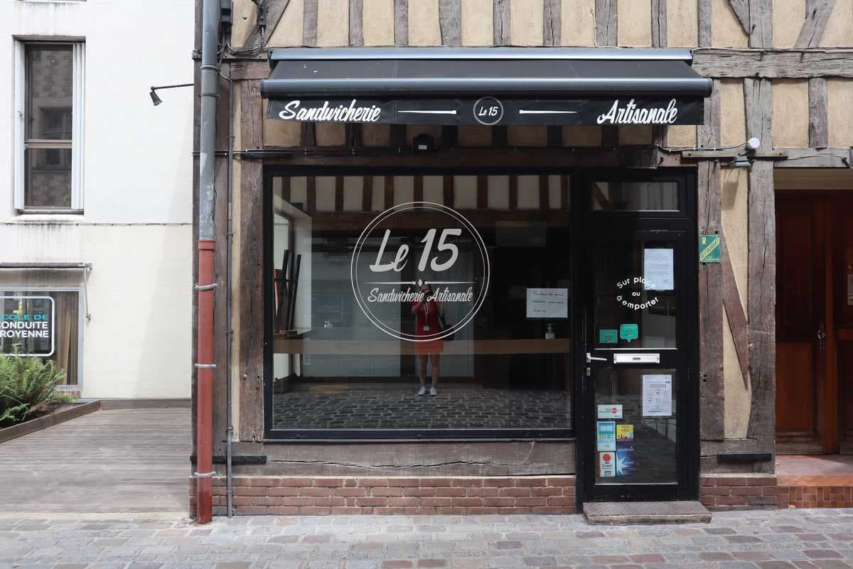 sandwicherie le 15.JPG