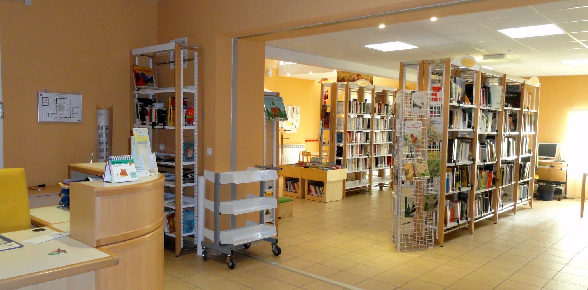 Bibliothèque municipale d'Aureille_Aureille_salle