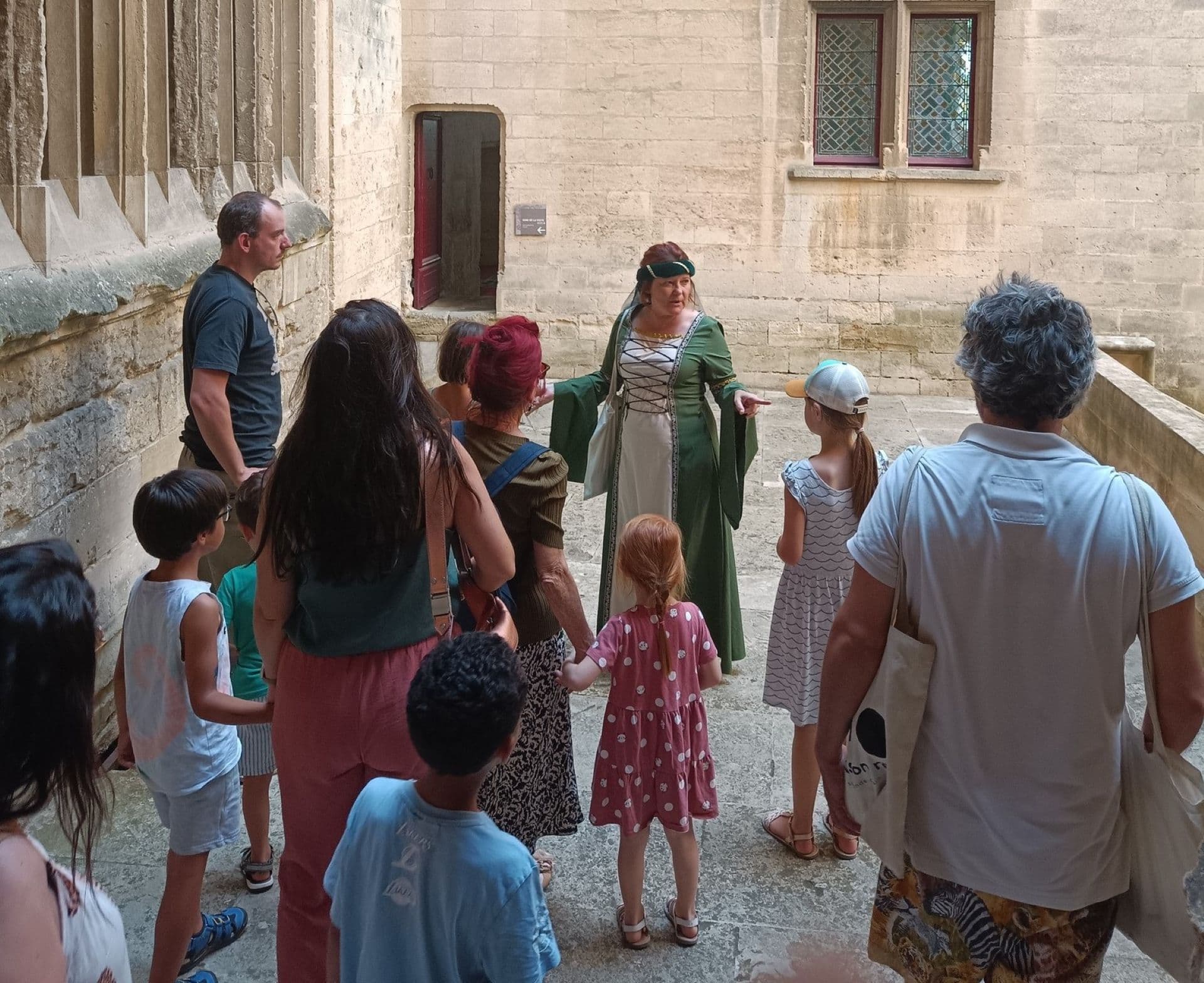 À l'assaut du château ! Visite contée "Drôles de bêtes"_Tarascon