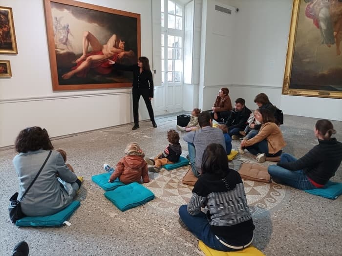 Visite des tout-petits - "Le musée à petits pas"_Arles