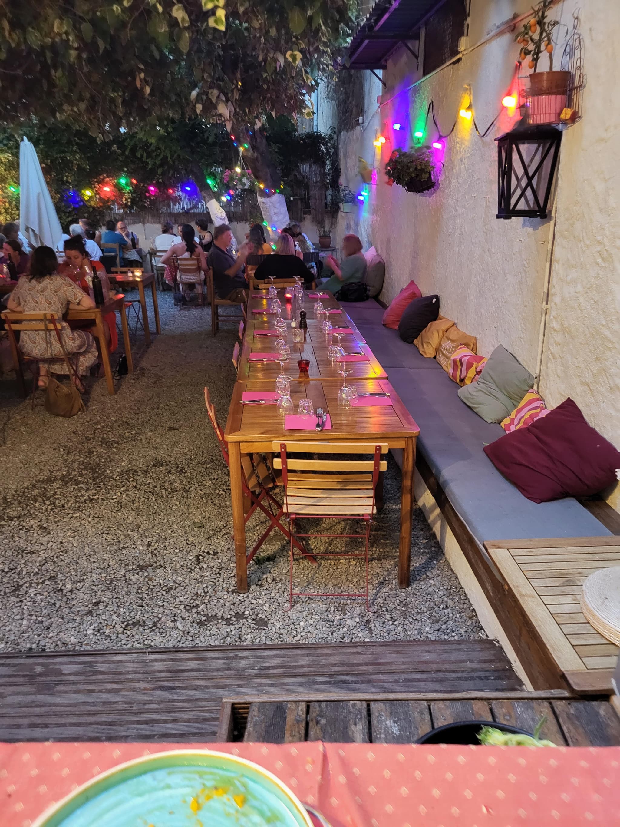 Terrasse sous la tonnelle