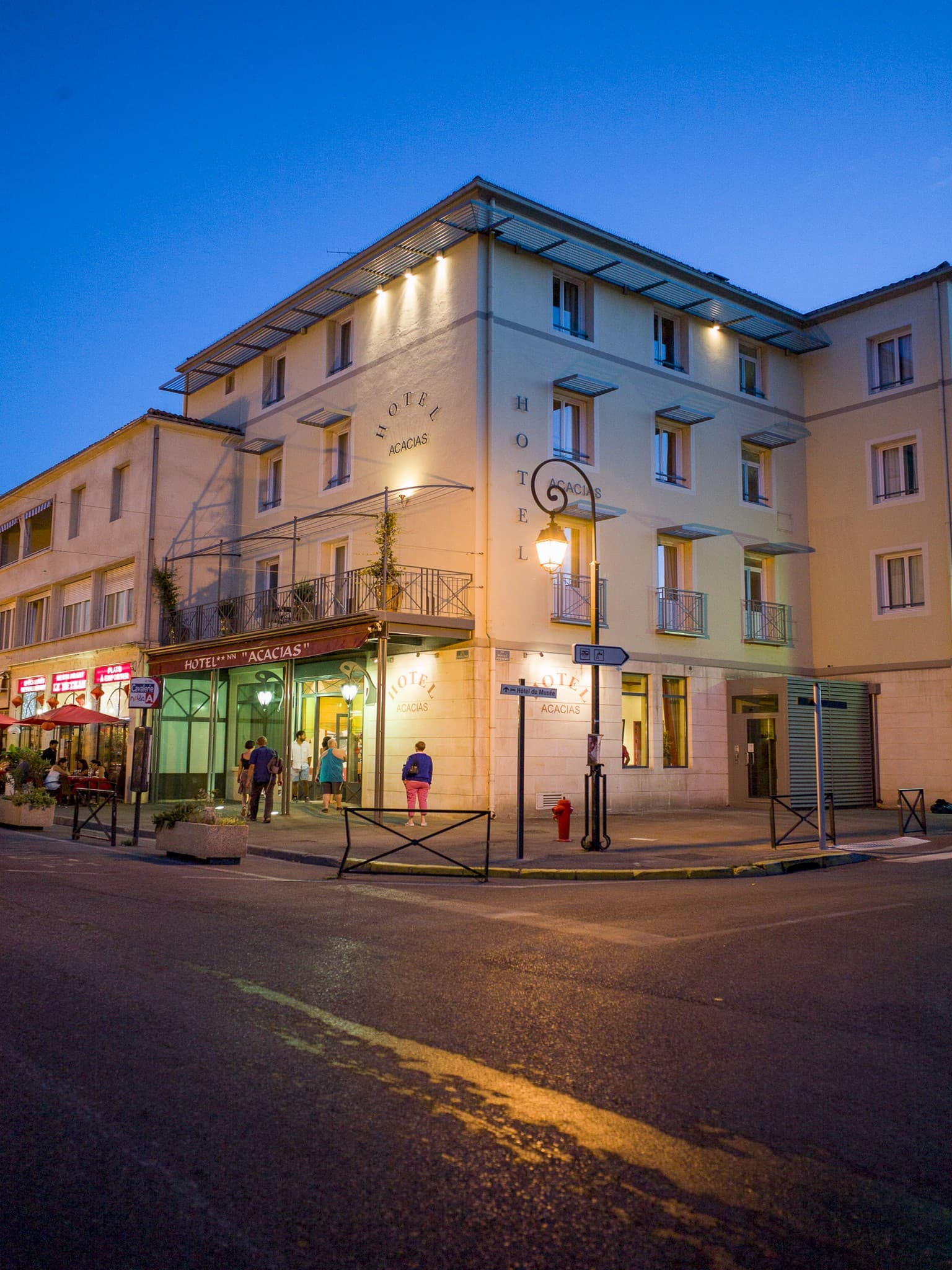 Brit Hotel Acacias - Arles