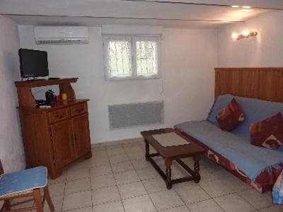 13T1036120_3_WEB.jpg