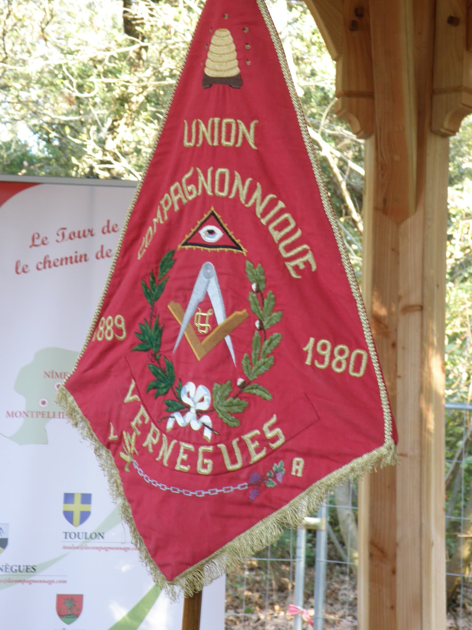 Le kiosque du grand cèdre à Valbacol