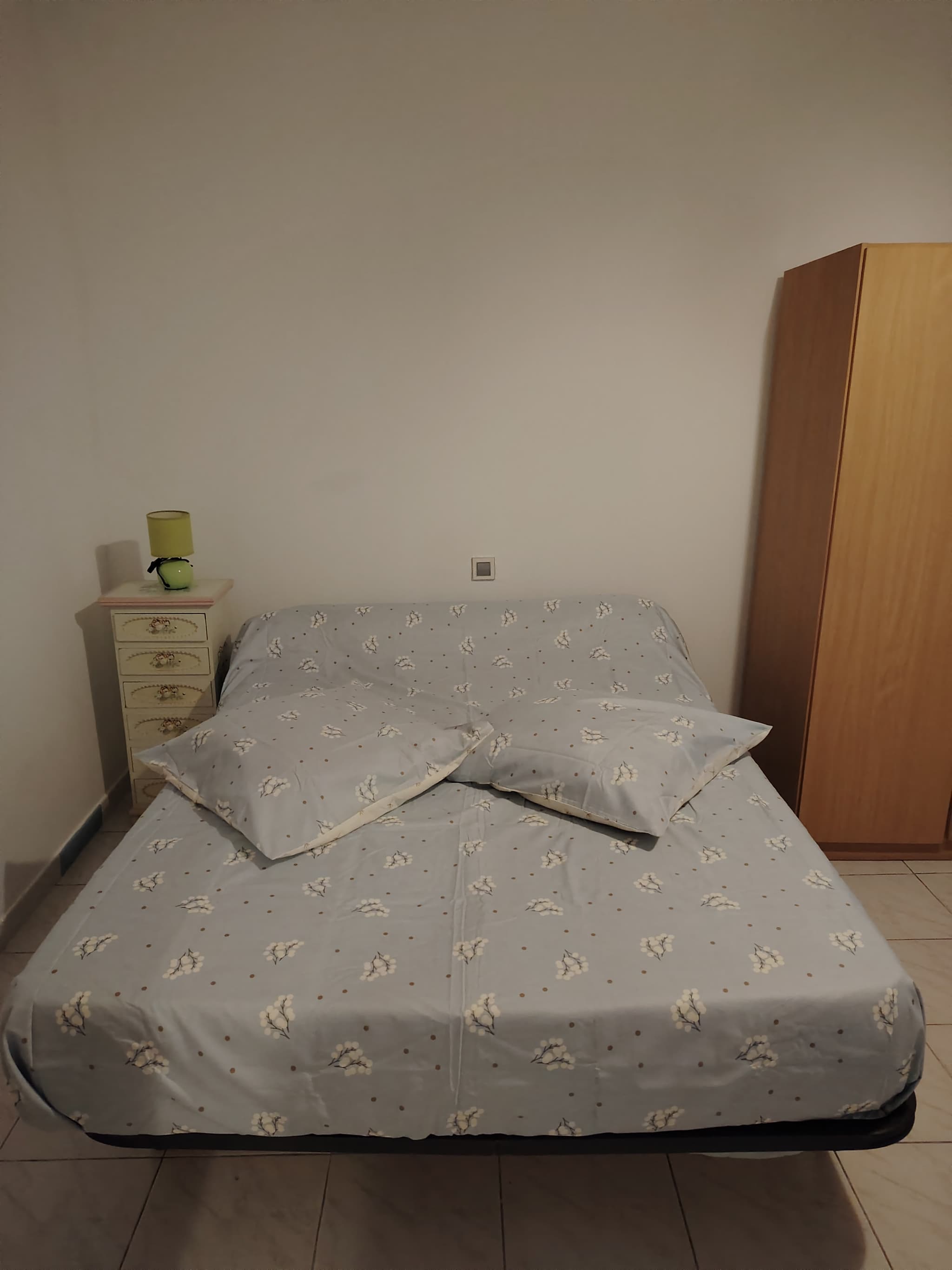 chambre + lit 140
