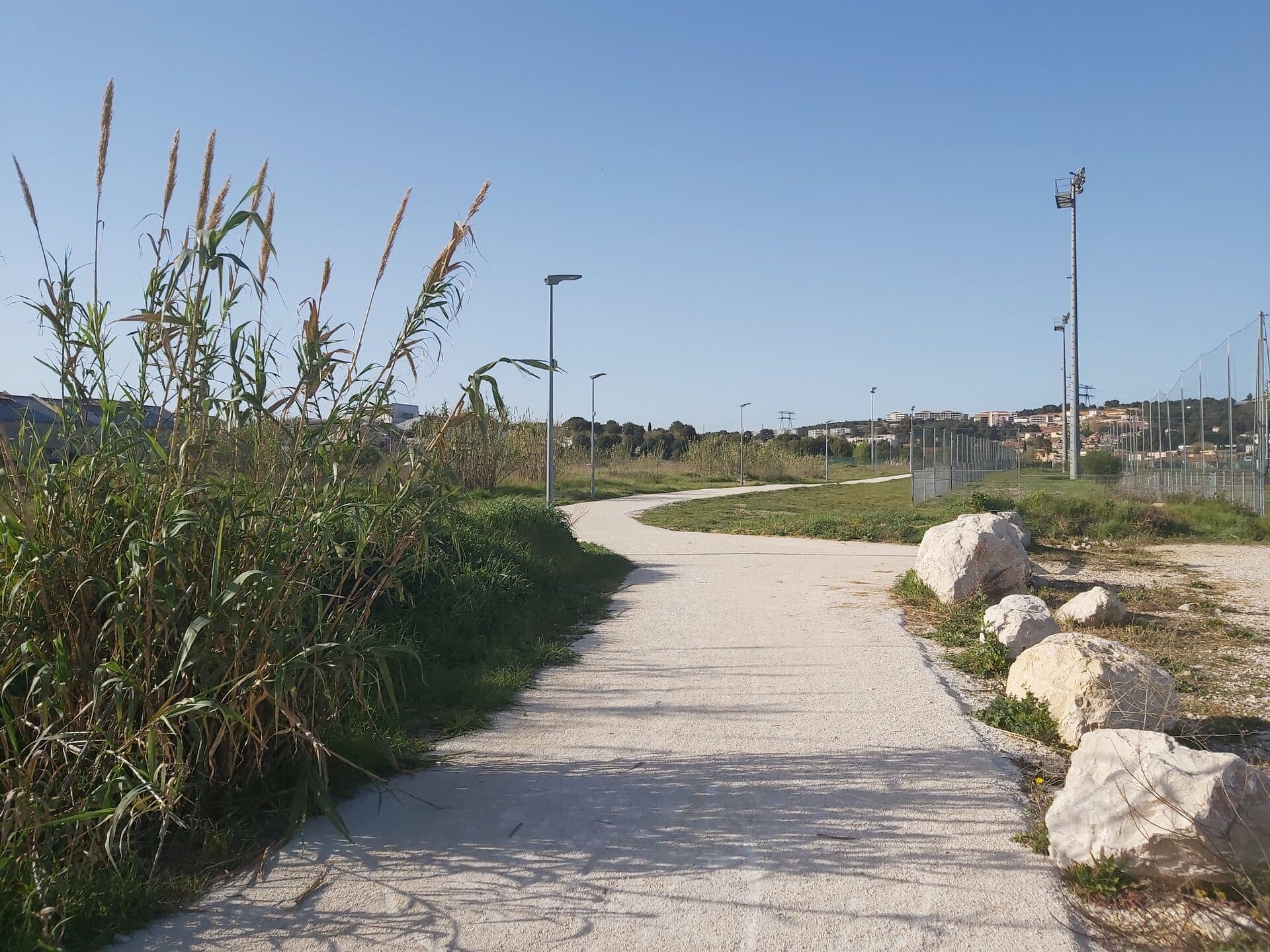 La voie verte du centre-ville vers Croix-Sainte_Martigues