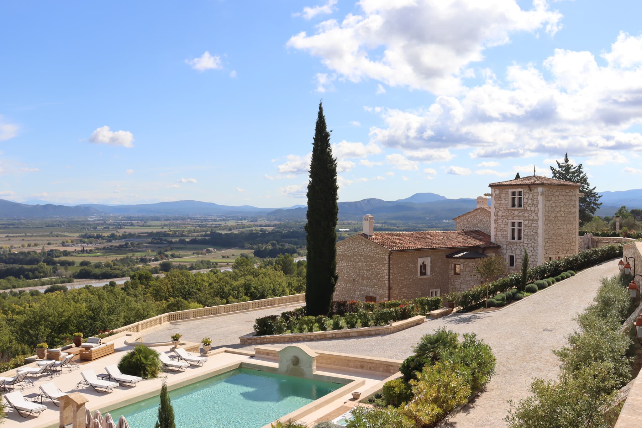 Piscine et vue panoramique