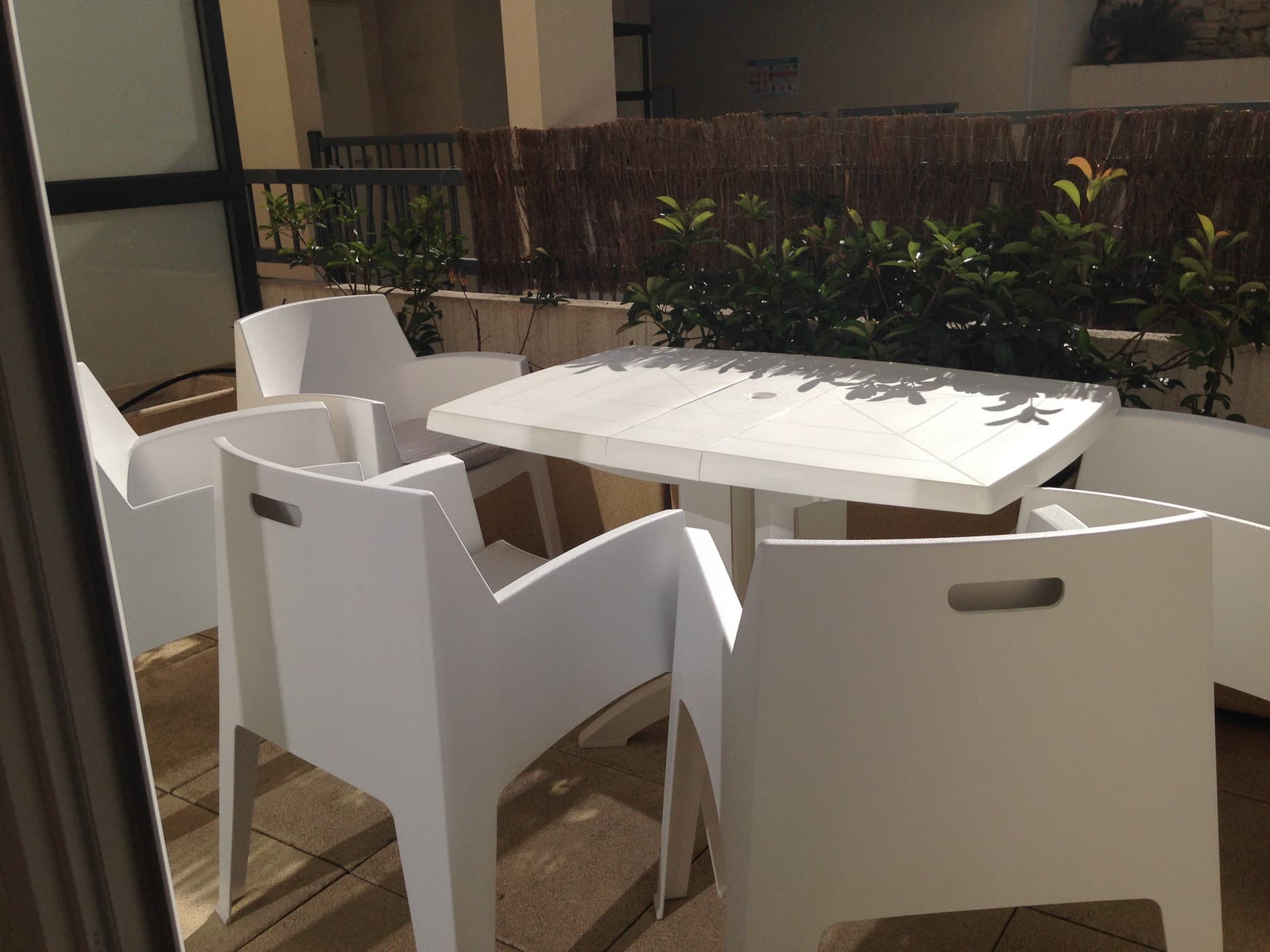 Villa_des_Carassins_terrasse