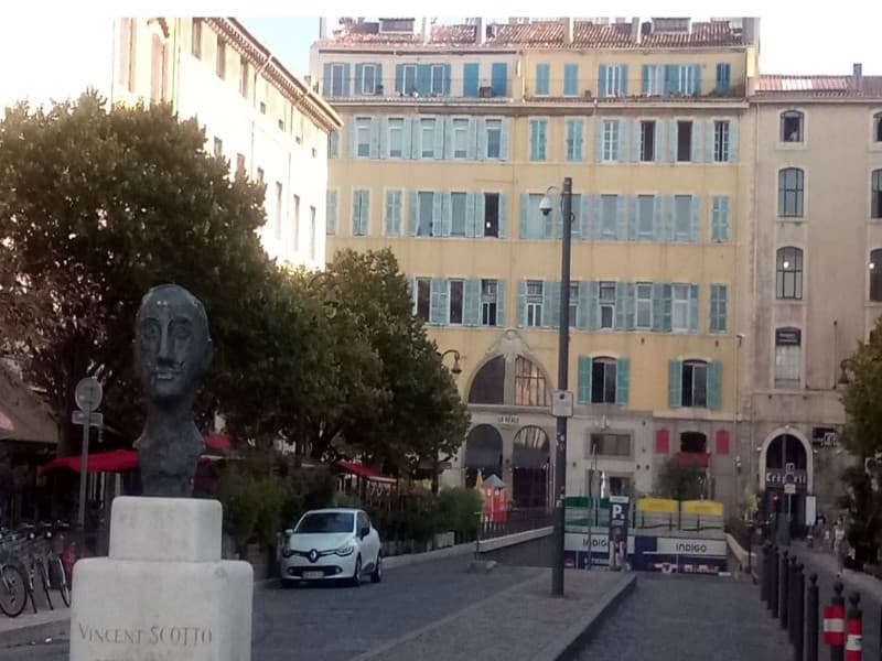 Place aux Huiles