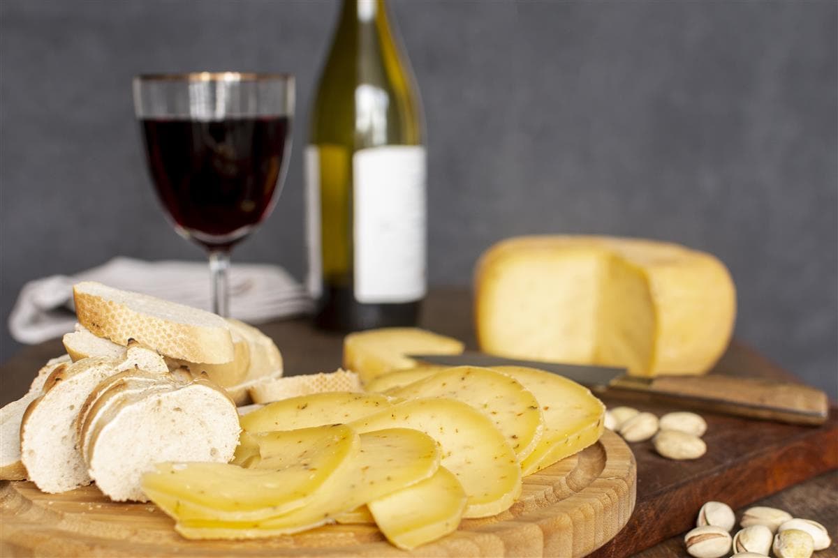close-up-tasty-slices-cheese
