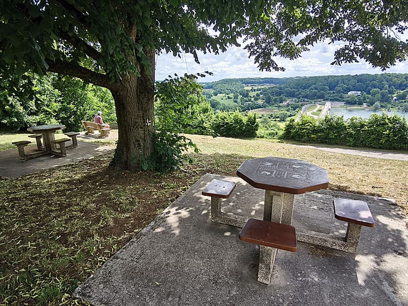 Aire de pique-nique et de jeux de Saint-Ciergues