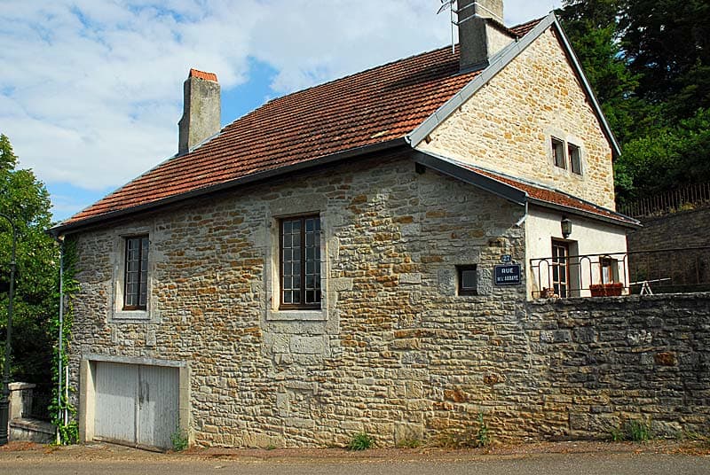 Ancienne maison vigneronne à Aubigny