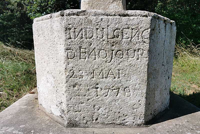 Croix de champ Chevreu à Brennes