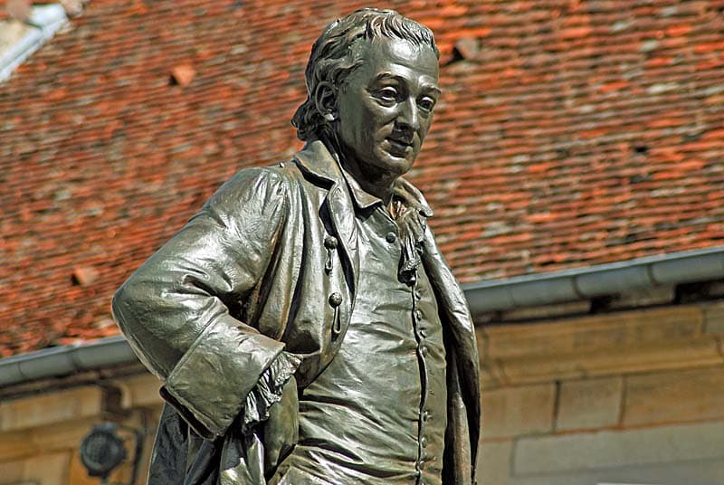 Statue de Denis Diderot à Langres